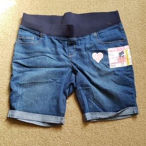 Maternity shorts
